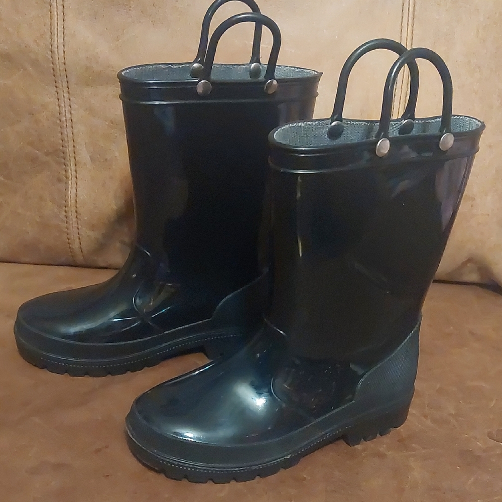 2 Sizes - Black Rain Boots Big Girls - Sz 1 & sz 2 available $13 Ea